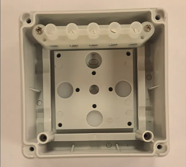 Коробка распределительная M BOX 060 серая с клеммником Mos-Obogrev.ru